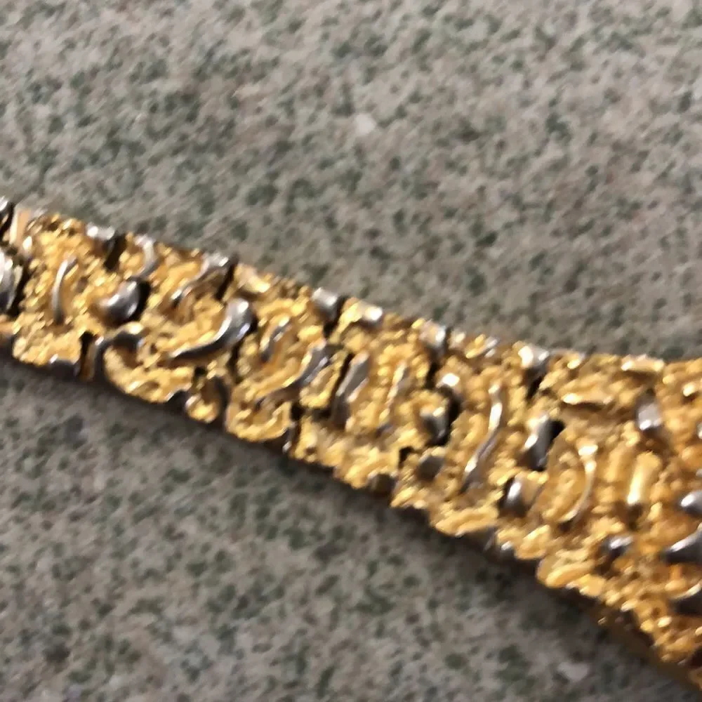 Vintage Elgin Gold nugget ladies watch.